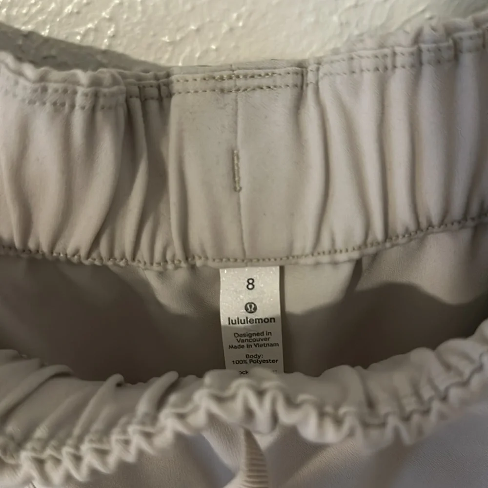NWT Lululemon On The Fly Skirt *Woven
Silverstone​​​​ - Picture 11 of 11